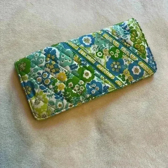 Vera Bradley Wallet English  Meadow Travel Large Passport Ticket Organizer - Picture 1 of 5